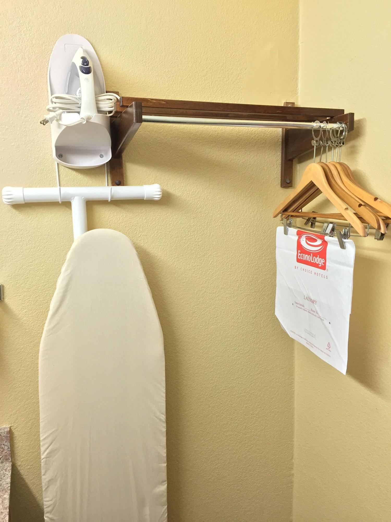 Econo Lodge White Pine Esterno foto