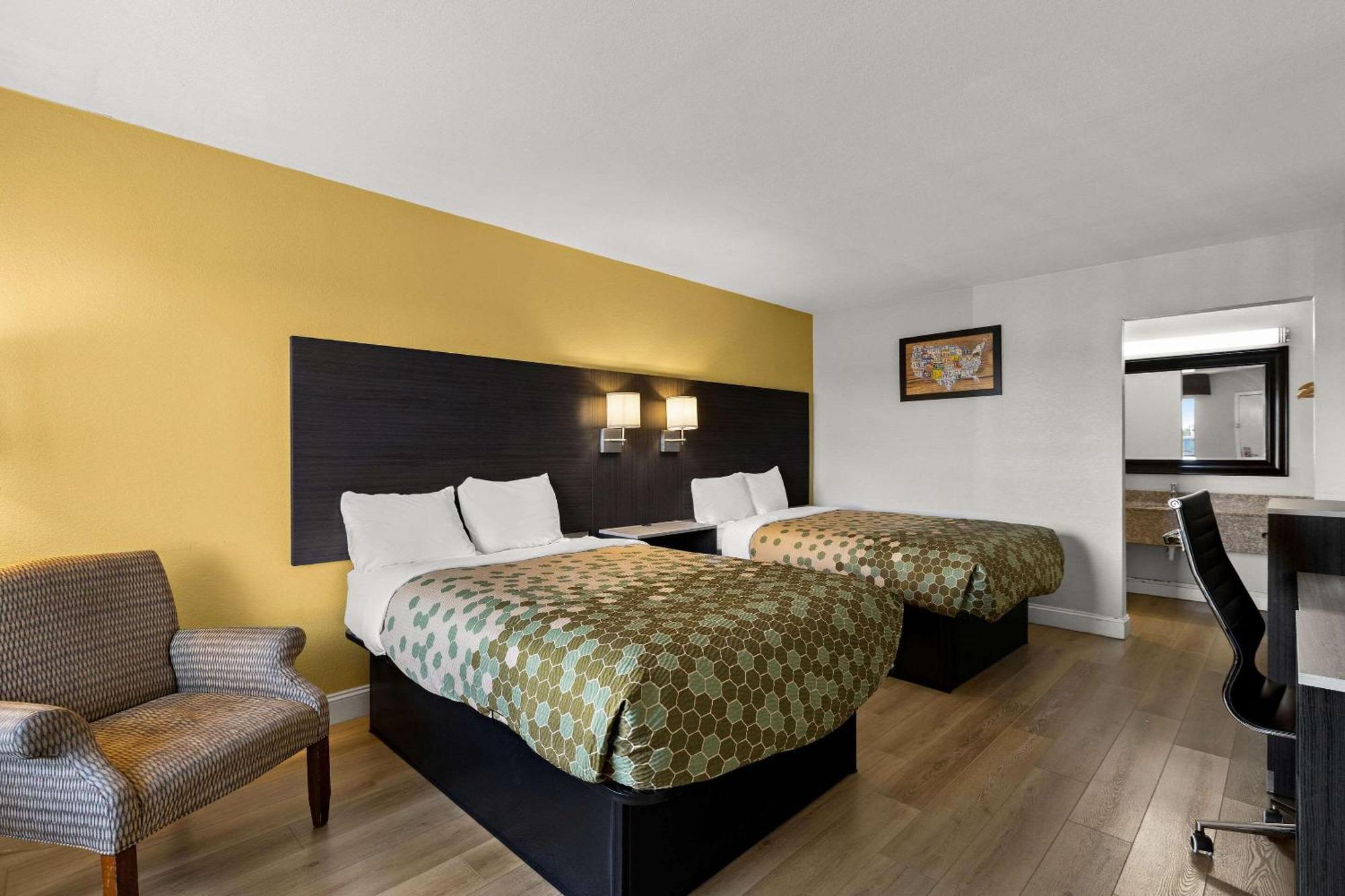 Econo Lodge White Pine Esterno foto