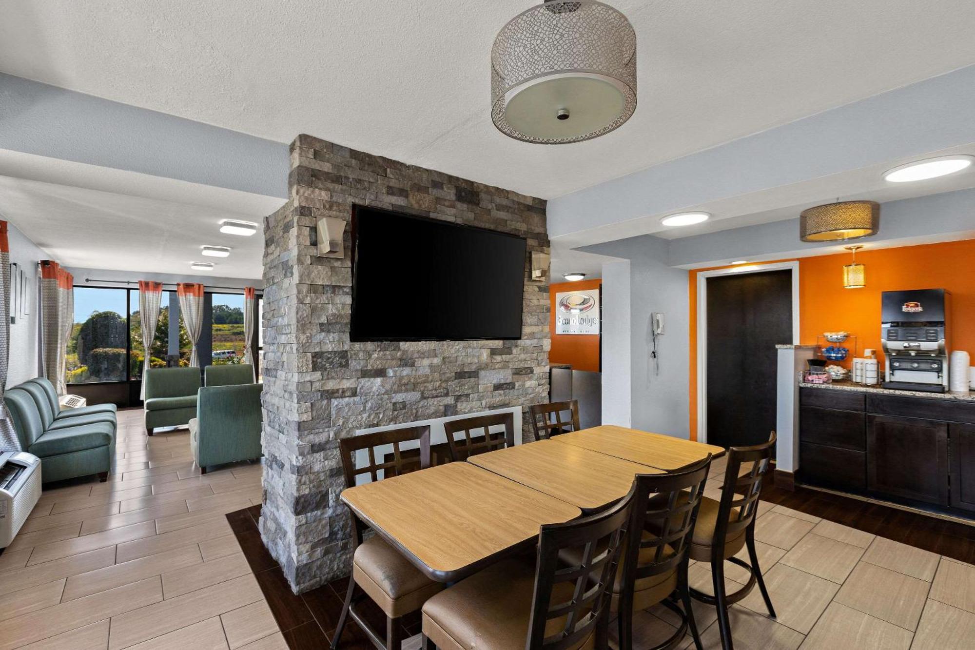 Econo Lodge White Pine Esterno foto